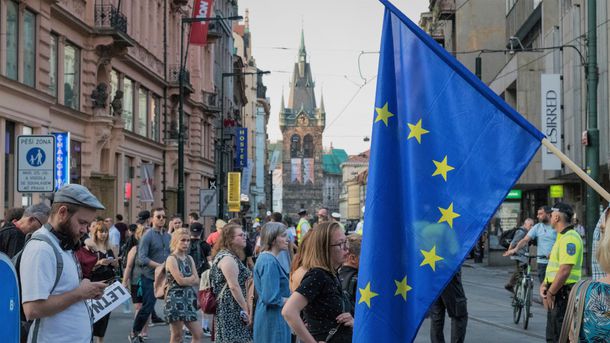 ЕС приостановит действие соглашения об упрощенном визовом режиме с Россией